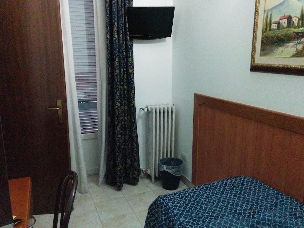 Hotel Aurelia Milano Centrale Zewnętrze zdjęcie