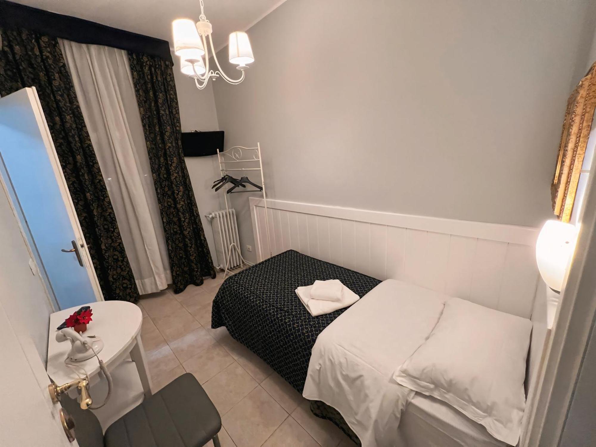 Hotel Aurelia Milano Centrale Pokój zdjęcie